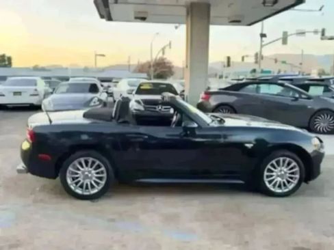 Used 2018 FIAT 124 Spider Classica RWD image 10