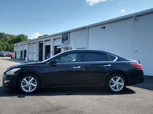 Used 2014 Nissan Altima 2.5 SV FWD image 2