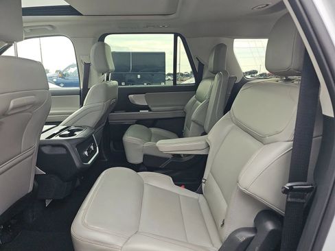 Used 2025 Ford Expedition Max Active RWD image 8