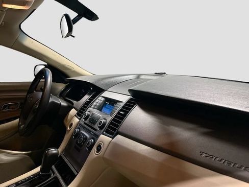 Used 2017 Ford Taurus SE FWD image 29