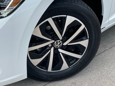 Used 2024 Volkswagen Jetta S image 8