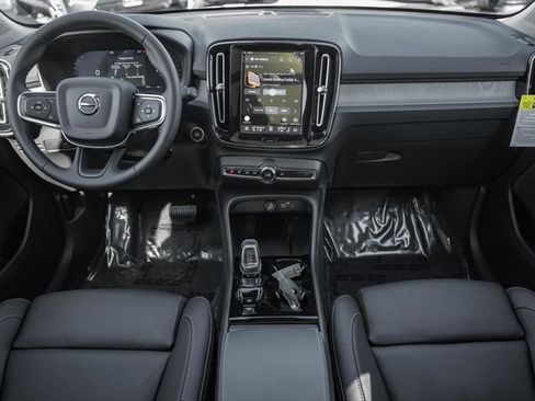 New 2026 Volvo XC40 B5 Plus w/ Protection Package Premier image 21