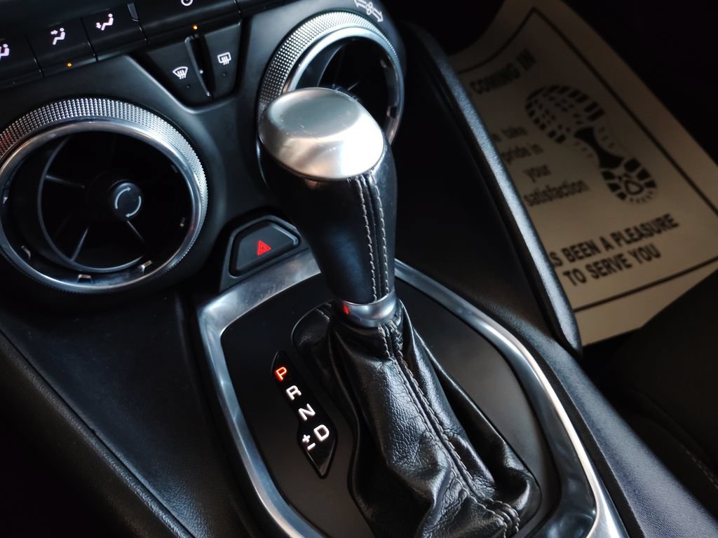 Used 2020 Chevrolet Camaro LT RWD image 27