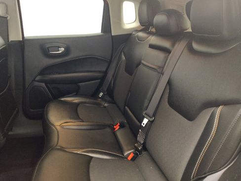 Used 2019 Jeep Compass Latitude w/ Popular Equipment Group FWD image 18