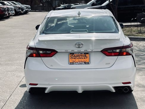 Used 2024 Toyota Camry SE image 5