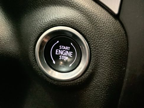 Used 2020 GMC Sierra 1500 Elevation w/ Elevation Value Package image 19