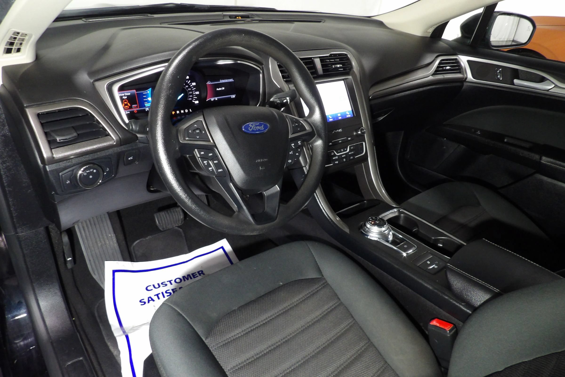 Used 2020 Ford Fusion SE FWD image 8
