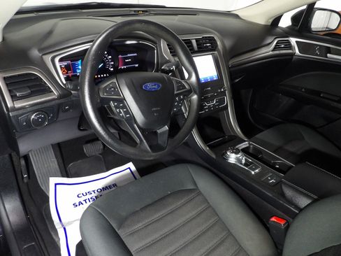 Used 2020 Ford Fusion SE FWD image 8