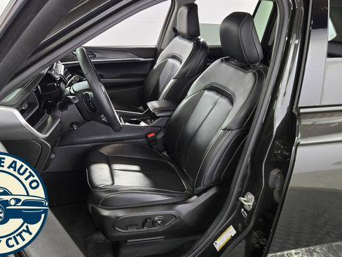 Used 2023 Jeep Grand Cherokee 30th Anniversary image 31