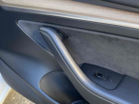 Used 2021 Tesla Model 3 Standard Range Plus image 60