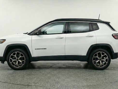 Used 2025 Jeep Compass Limited image 5
