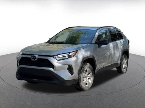 Used 2025 Toyota RAV4 LE image 7