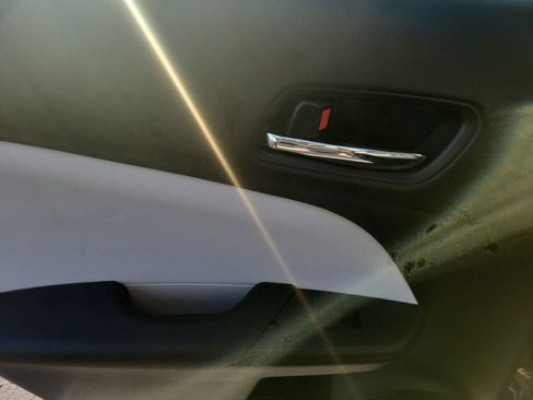 Used 2021 Toyota Prius XLE image 12