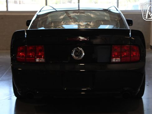 Used 2005 Ford Mustang GT image 23
