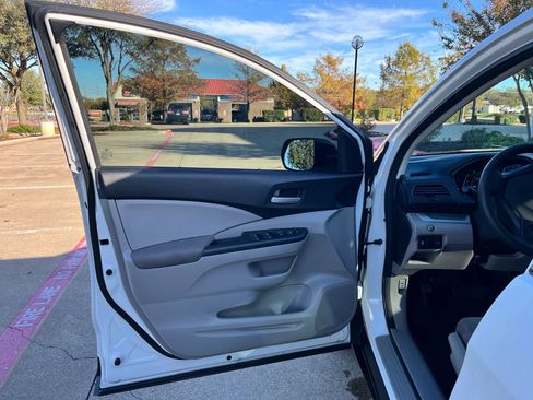 Used 2014 Honda CR-V LX image 11