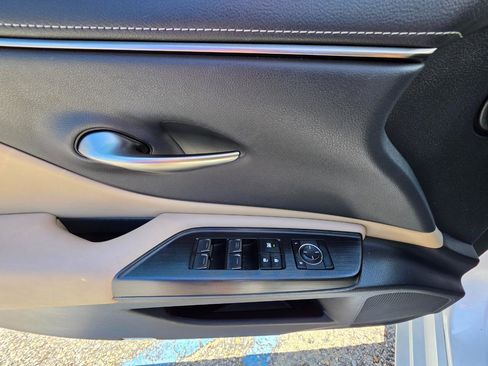 Used 2021 Lexus ES 350 w/ Accessory Package FWD image 22