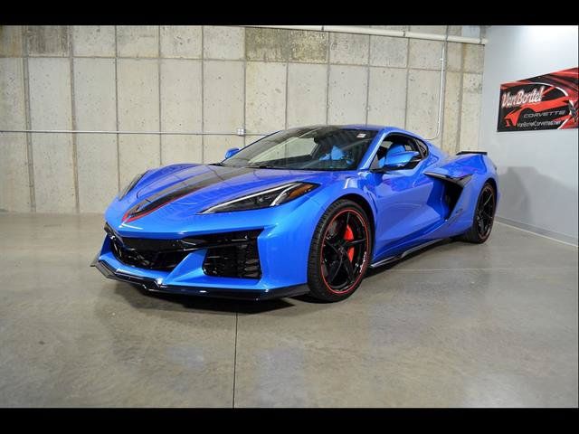 Used 2025 Chevrolet Corvette E-Ray AWD/4WD image 4
