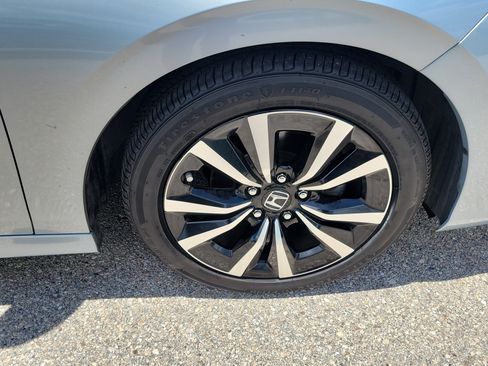 Used 2022 Honda Civic EX image 11