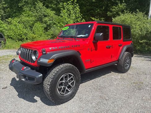 Used 2025 Jeep Wrangler Unlimited Rubicon AWD/4WD image 4