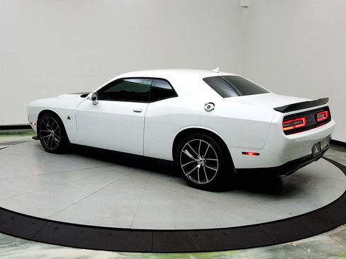 Used 2018 Dodge Challenger R/T Scat Pack RWD image 7