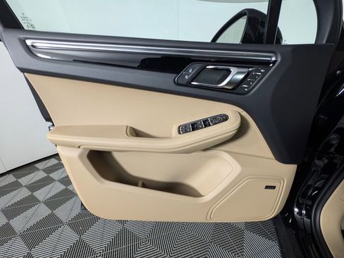 New 2026 Porsche Macan S image 25