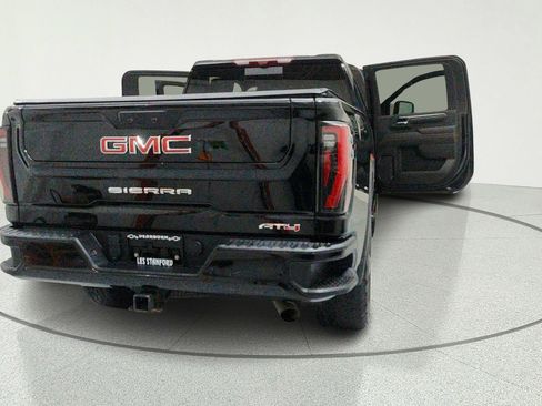 Used 2024 GMC Sierra 2500 AT4 w/ AT4 Premium Plus Package AWD/4WD image 12