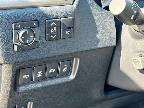 Used 2021 Lexus GX 460 Premium w/ Premium Package image 12