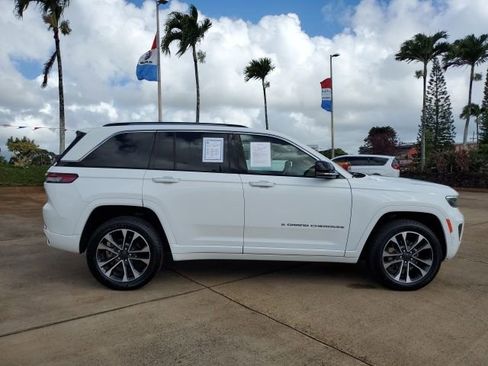 Used 2022 Jeep Grand Cherokee Overland AWD/4WD image 3