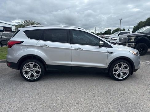 Used 2019 Ford Escape Titanium FWD image 4