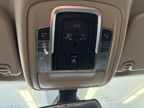 Used 2020 RAM 1500 Laramie image 20