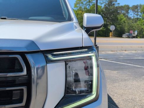 Used 2022 GMC Yukon AT4 AWD/4WD image 12