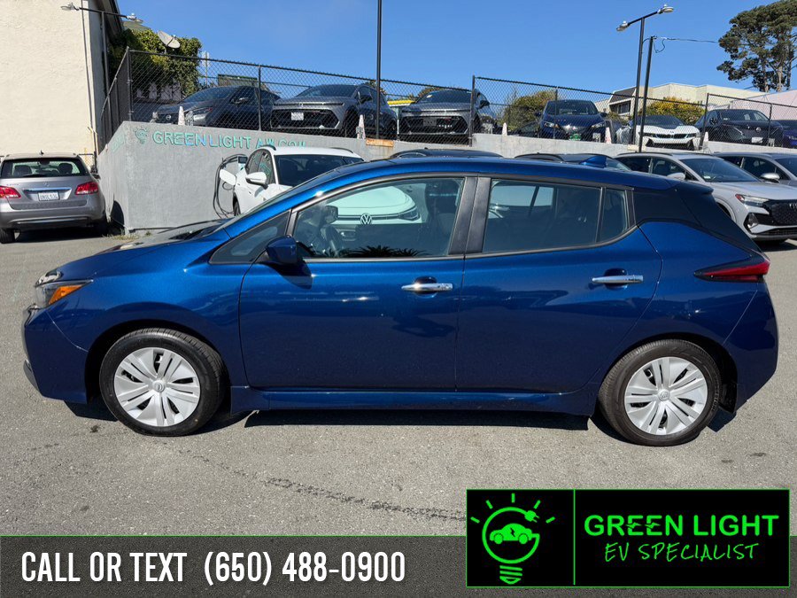Used 2025 Nissan Leaf S FWD image 8