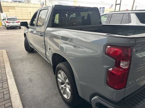 Used 2024 Chevrolet Silverado 1500 Custom image 3