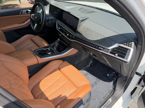 Used 2024 BMW X5 xDrive40i w/ M Sport Package AWD/4WD image 29