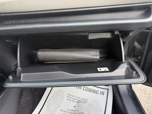 Used 2012 Toyota Yaris LE image 27