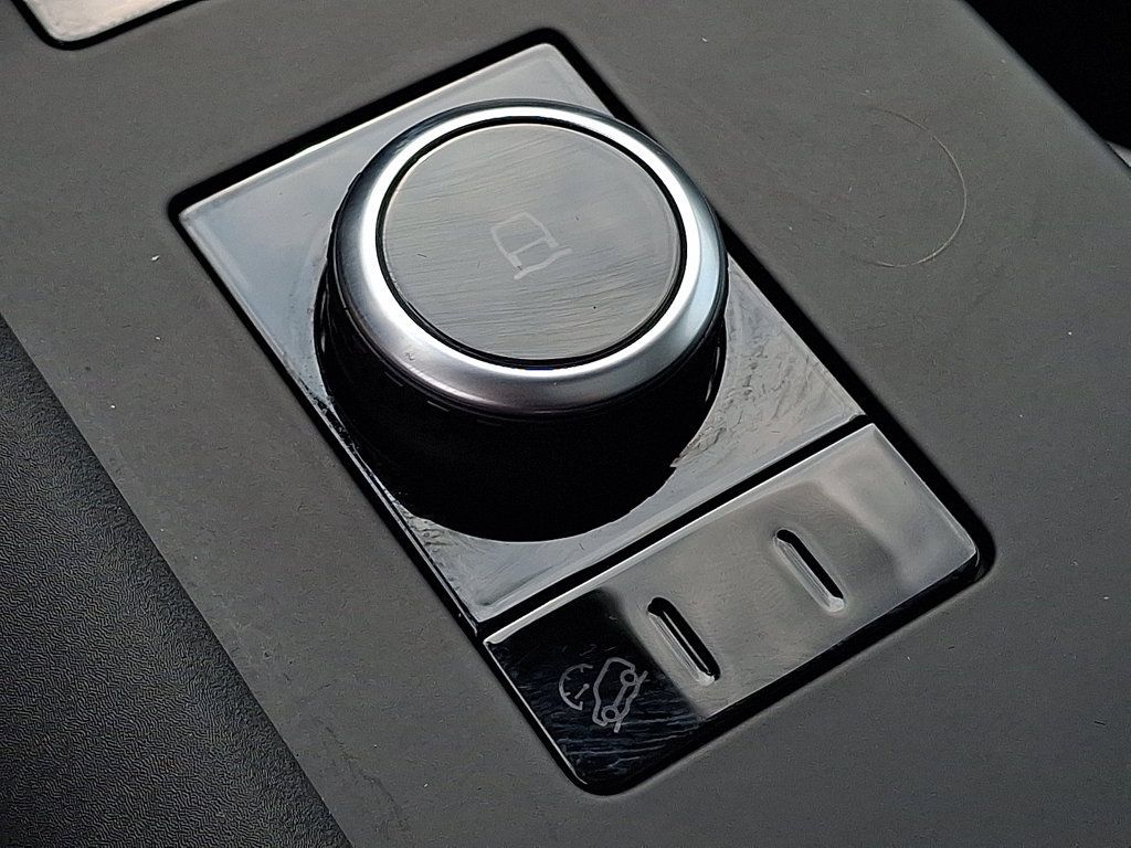 Used 2026 Land Rover Discovery S AWD/4WD image 21