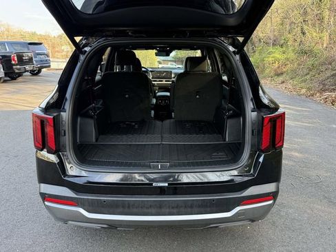 Used 2025 Kia Sorento SX Prestige image 10