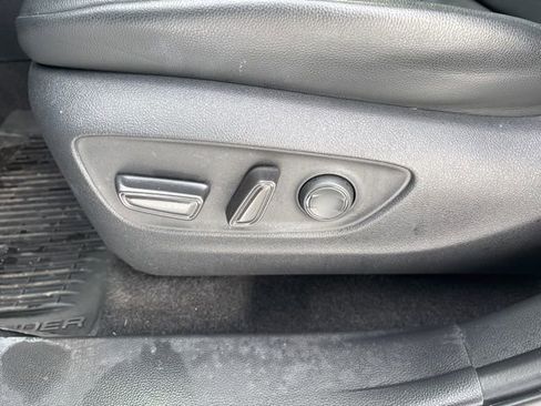 Certified 2023 Toyota Highlander XLE image 49