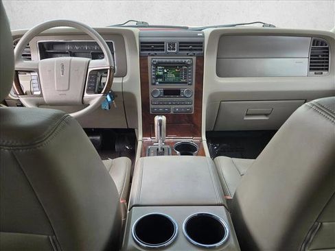 Used 2012 Lincoln Navigator 2WD image 19