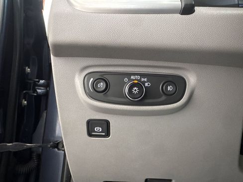 Used 2019 GMC Terrain SLT w/ Preferred Package image 11