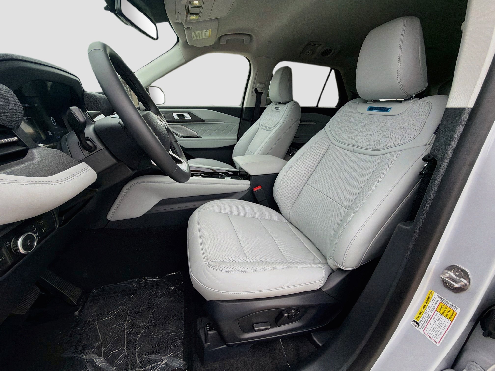 New 2026 Ford Explorer Platinum w/ LUX Leather Package AWD/4WD image 19