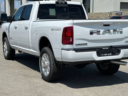 New 2026 RAM 2500 Laramie w/ Sport Appearance Package AWD/4WD image 5