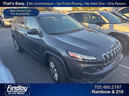 Used 2018 Jeep Cherokee Latitude Plus w/ Comfort/Convenience Group image 7