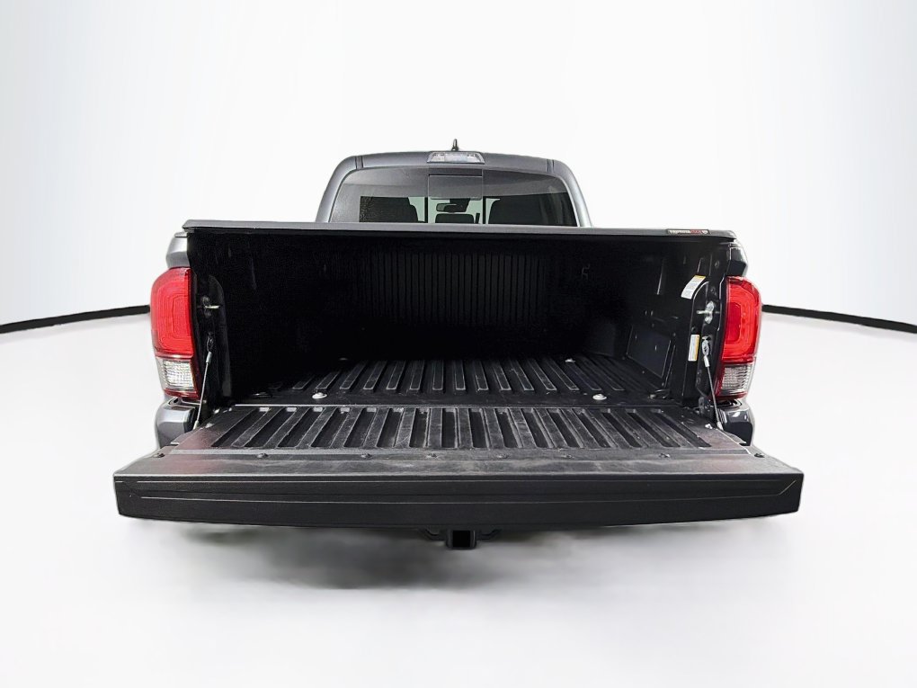Used 2022 Toyota Tacoma SR5 w/ Technology Package RWD image 26