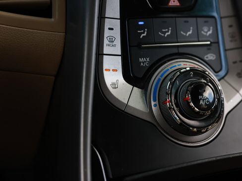 Used 2013 Hyundai Elantra GLS w/ Preferred Pkg image 38