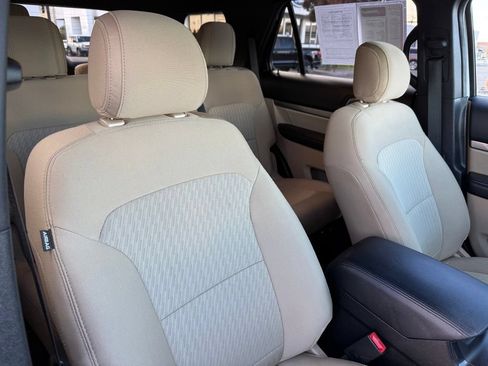 Used 2016 Ford Explorer 4WD image 8
