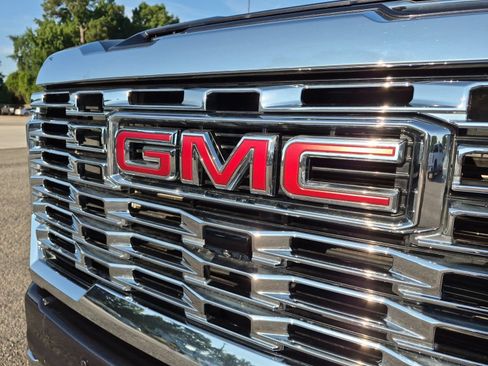 Certified 2024 GMC Sierra 2500 Denali w/ Denali Reserve Package AWD/4WD image 34