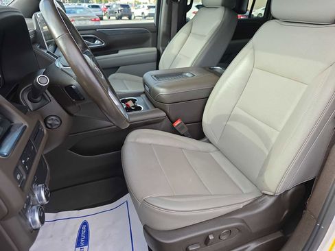 Used 2021 GMC Yukon XL SLT w/ SLT Premium Package image 28