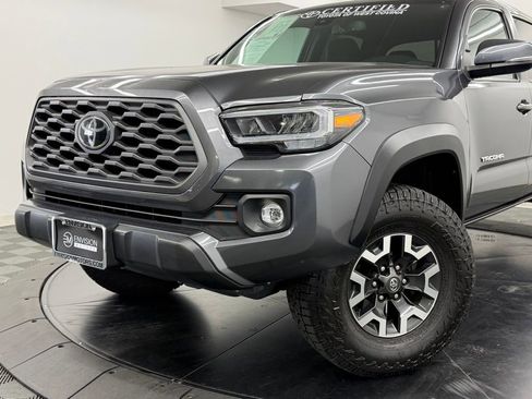 Used 2022 Toyota Tacoma TRD Off-Road w/ Technology Package RWD image 4