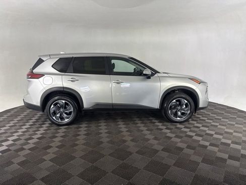 Certified 2024 Nissan Rogue SV image 7